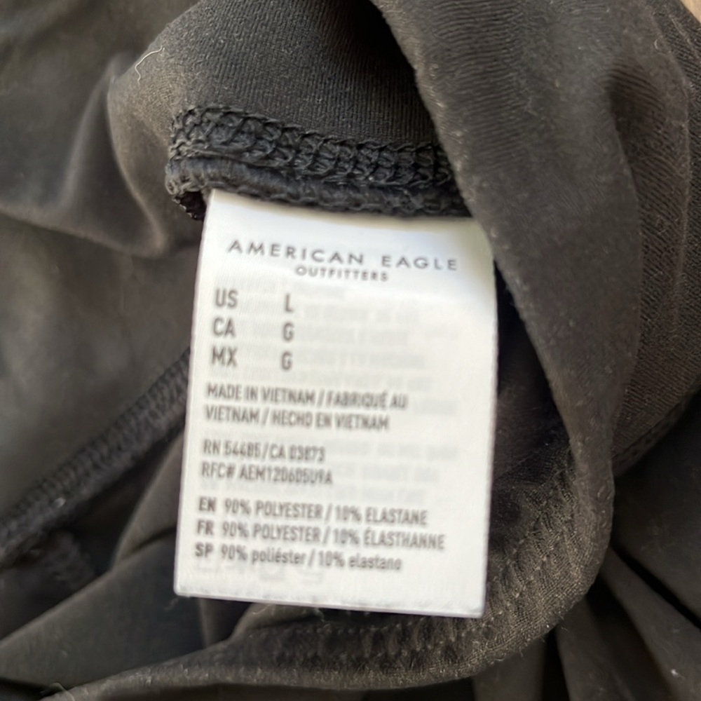 Women’s American Eagle Large Black Bike Shorts super soft in good condition - Picture 4 of 10